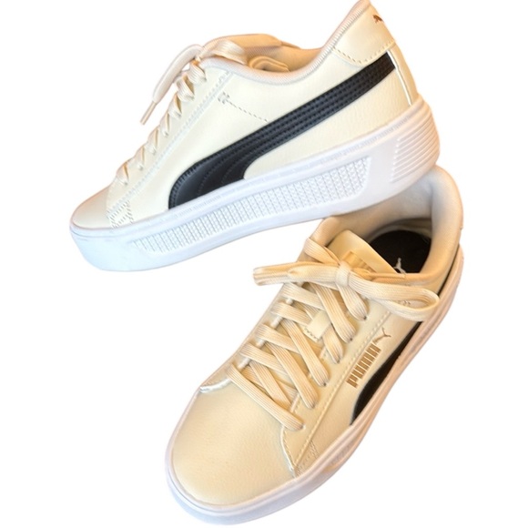 New No tag Puma Women’s Off-White Leather Platform sneakers size 8 - Picture 1 of 17